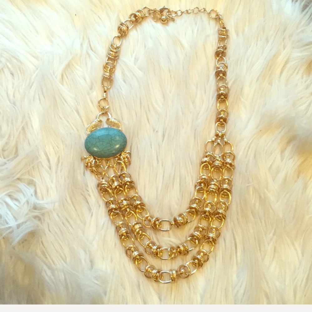 Lilly Pulitzer claws off necklace